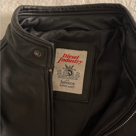 Diesel leagher jacket worn twice. In excellent condition, no sweat odors. - Picture 2 of 7